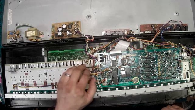 Roland Alpha Juno Backlight Replacement - Vintage Synthesizer Series - MTRS смотреть онлайн
