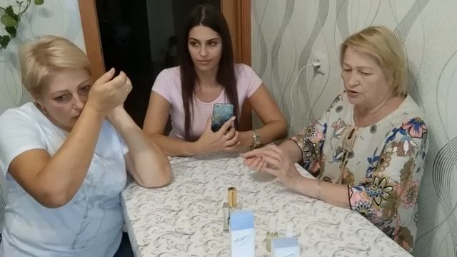 Девичник у мамы//Обзор ароматов от PdParis смотреть онлайн