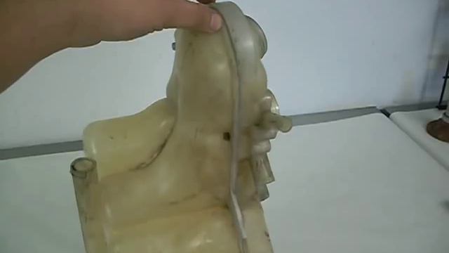 Step #1 Porsche 996 & Boxster Coolant Expansion Tank 996-106-147-56 Restore смотреть онлайн