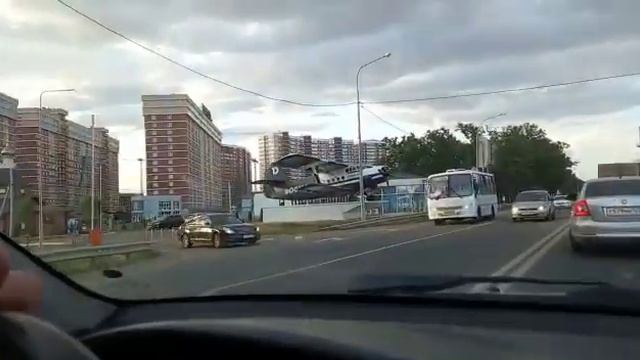 ПРИКОЛЬНЫЙ САМОЛЁТ ,КРАСНОДАР!!! смотреть онлайн