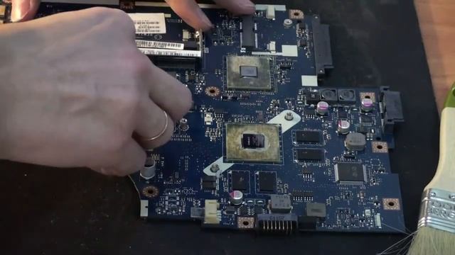 Разбор и чистка ноутбука Packard bell PEW91 смотреть онлайн