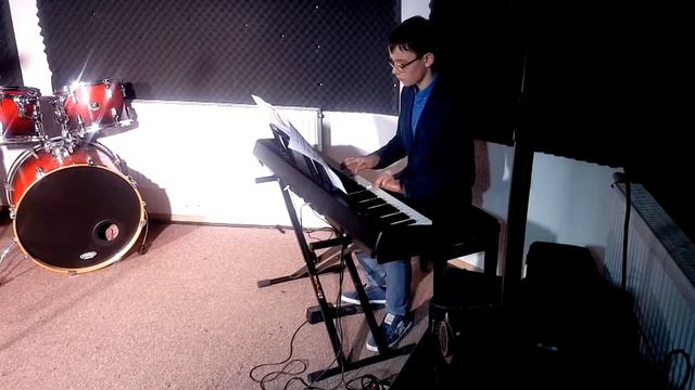 Crazy Little Thing Called Love- Queen Piano Cover-Tomass Matusevich смотреть онлайн