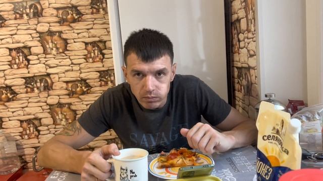 Приехал Ваня на подмогу / приготовила вкусную пиццу / отвечаю на комментарии смотреть онлайн