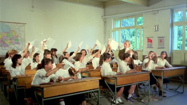 Kızlar Sınıfı | Restorasyonlu | İlyas Salman, Ayşen Gruda, Münir Özkul | Tek Parça