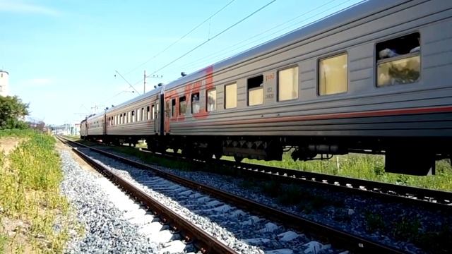 Электровоз ЧС2К-900 "⭐⭐ Виктор Соколов" (ТЧЭ-6) со скорым поездом №187С Архангельск - Новороссийск. смотреть онлайн