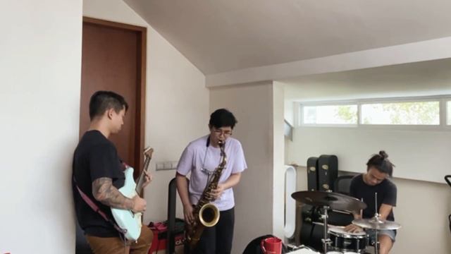 Just The Two Of Us - Saxophone Cover Trio band смотреть онлайн