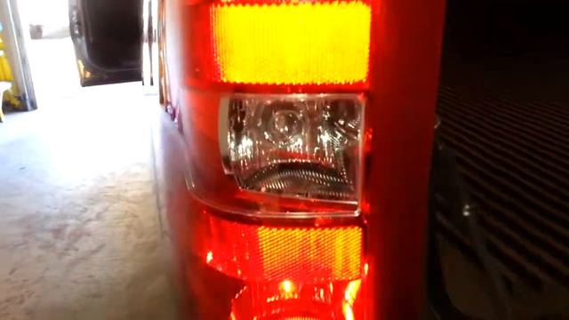 2013 GM Chevrolet Silverado - Testing New Tail Light Bulbs - Brake, Turn Signal & Reverse смотреть онлайн
