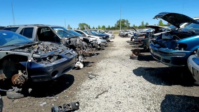 Crashes Everywhere, Lambos in truck flipped, Parts Hunting for the giveaway car. смотреть онлайн