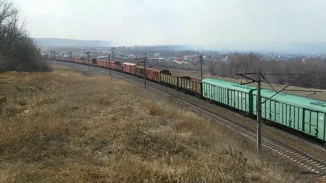 Очень приветливая бригада на ВЛ80С с порожним составом смотреть онлайн