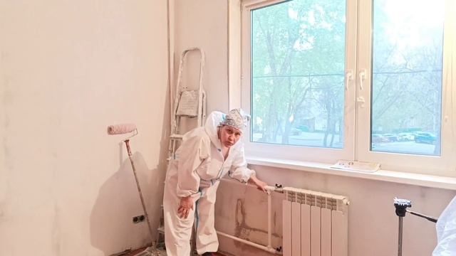 Какой выбрать клей для обоев, валик, кювету, советы опытного маляра смотреть онлайн