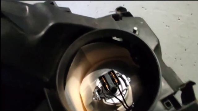 remplacer changer ampoules phare Peugeot 308 t9 смотреть онлайн
