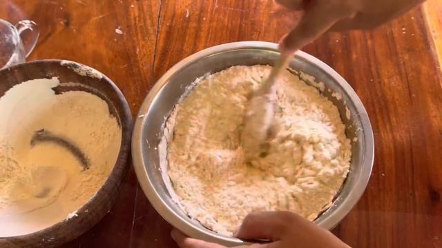 4 formas simples e diferentes de fazer pães na fogueira- Dia incrível aqui no sítio смотреть онлайн