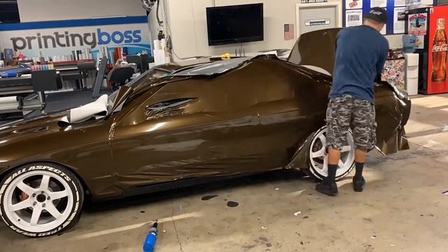 Changing the color on my Skyline R32!!! смотреть онлайн