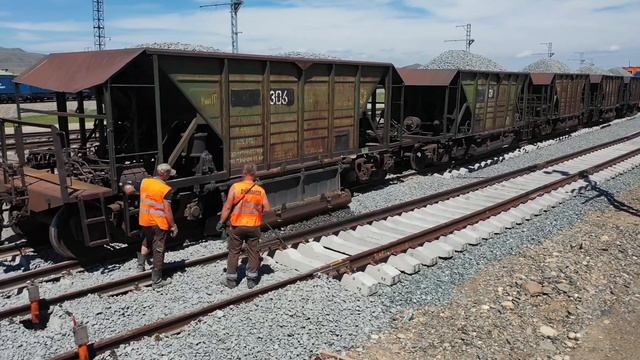 Этап строительства железной дороги. Хопперы смотреть онлайн