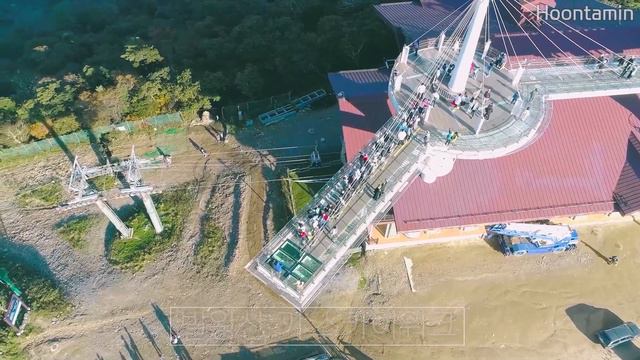 용평리조트 발왕산 모나파크 - 발왕산 스카이워크, 발왕수가든, 데크길, 케이블카, 발왕산성 일루미네이션 [평창 여행] / 훈타민 смотреть онлайн