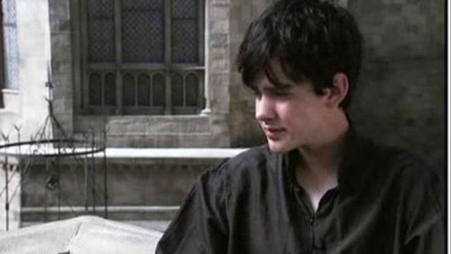 Skandar Keynes смотреть онлайн