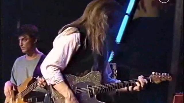 The Hellecasters - Back on Terra Firma & Sweet Dreams смотреть онлайн
