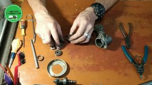 Замена подшипников на нижнем редукторе бензокосы.