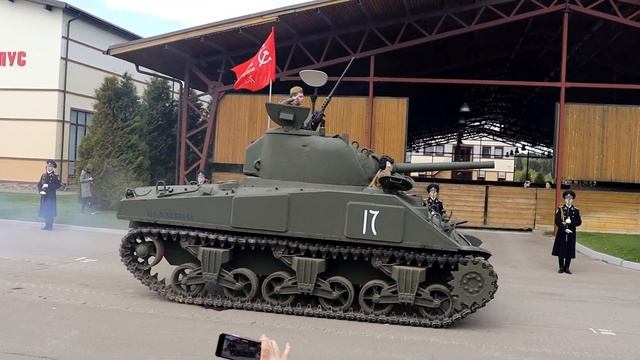 9 мая - парад техники в музее отечественной военной истории смотреть онлайн