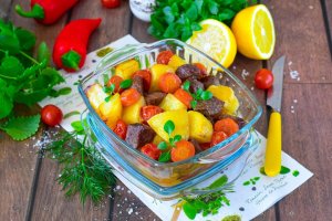 КАК ПРИГОТОВИТЬ МЯСО ТУШЕНОЕ С ОВОЩАМИ В ДУХОВКЕ