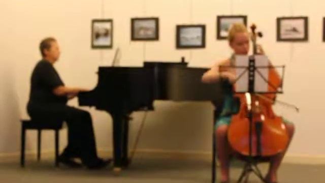 Julia playing Schlemuller Scherzo.MOV смотреть онлайн