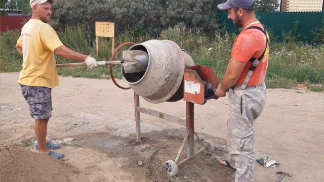 Как замесить раствор в бетономешалке без электричества????♂️?♂️?♂️? смотреть онлайн