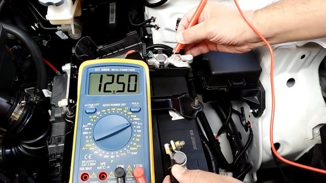 Como saber si el ALTERNADOR Carga Bateria de Auto смотреть онлайн