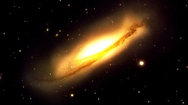 Телескоп и четыре лазерных луча [Very Large Telescope]