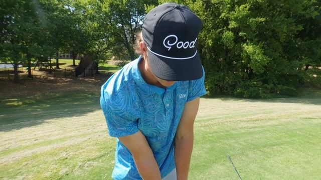 Playing a Golf Match - $30 Clubs VS $3000 Clubs смотреть онлайн