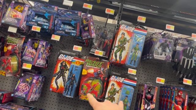 HIDDEN ACTION FIGURE FOUND UNDER the SHELF! Toy Hunting MARVEL LEGENDS, DC MULTIVERSE, LEGO & MORE смотреть онлайн