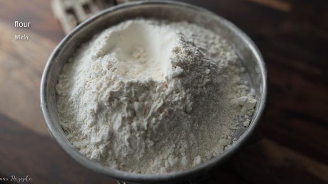 Deutsches STOLLENKONFEKT Rezept / Mini Stollen mit Marzipan / Rezept für Weihnachten смотреть онлайн