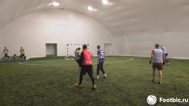 FOOTBIC.RU. Видеообзор 6.12.2017 (Метро Перово). Любительский футбол смотреть онлайн