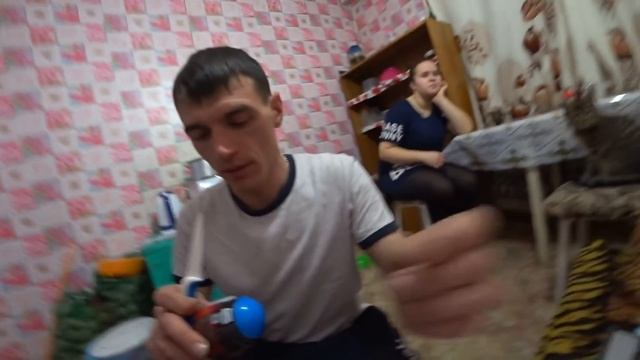 ЧТО КУПИТ СЕСТРА НА 1000 РУБЛЕЙ / ЧТО КУПИТ БРАТ НА 1000 РУБЛЕЙ смотреть онлайн