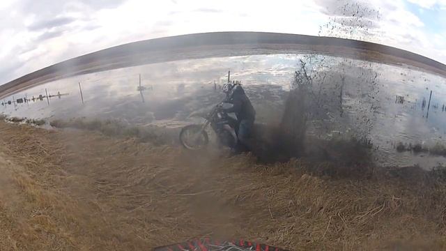 CR250 Flingin Mud смотреть онлайн