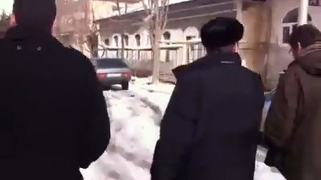 Мэр Буйнакска показывает город Шевченко смотреть онлайн
