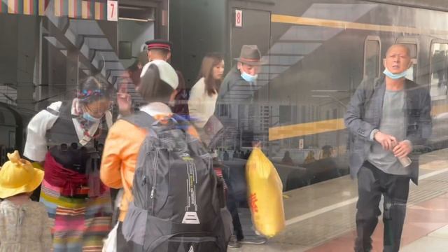 Sky Train - Lhasa to Shigatse смотреть онлайн