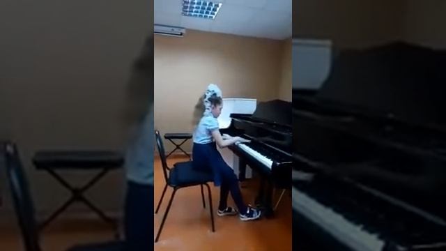 Вальс ми минор, исп. Подгорная Дарина смотреть онлайн