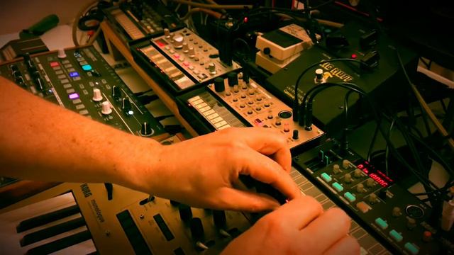 Jamuary 2018 Day 26 - Korg Volcas / Arturia Drumbrute смотреть онлайн