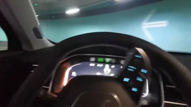 Test drive Huawei SF5 SERES Rex Hybrid with 35kwh battery and 180km NEDC range смотреть онлайн