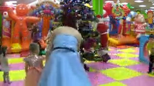 Новогоднее представление в Д\К Антошка Дед мороз и Снегурочка смотреть онлайн