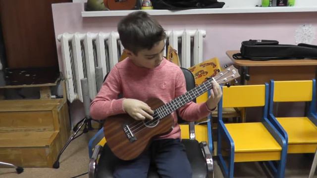 Игорь Потиханов - Василёк (укулеле) смотреть онлайн