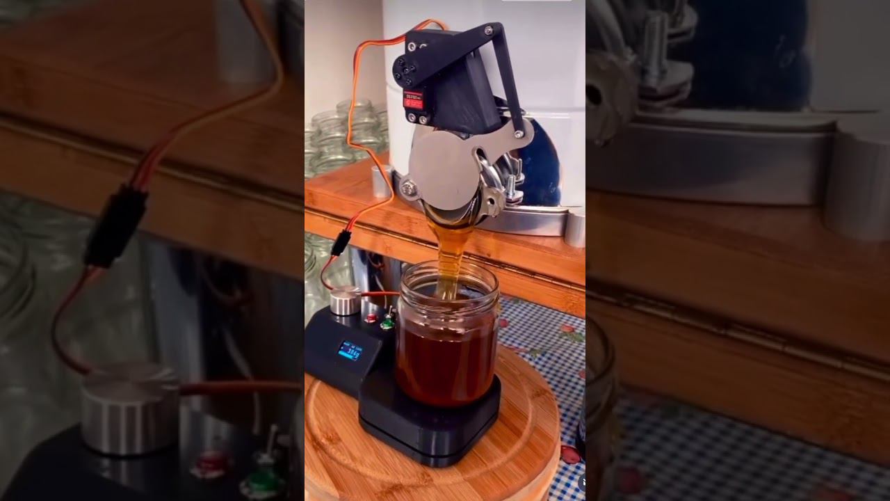 Автоматический розлив и дозировка мёда. #пчеловодство #автоматический #класс #супер #хочуврек #хочу смотреть онлайн