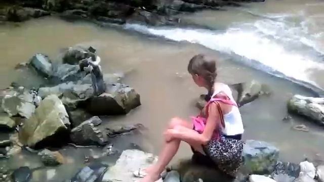 Я в раю( Гуляем по развалинам Храма и проходим водопад. смотреть онлайн