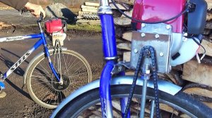 ВЕЛОСИПЕД С МОТОРОМ ОТ БЕНЗОКОСЫ. КАК СДЕЛАТЬ СВОИМИ РУКАМИ.