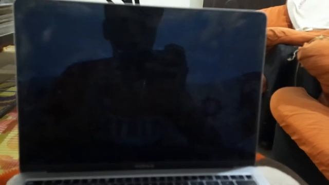 My Destroying ? Macbook Air 20..bcoz It Fail My Hops..always