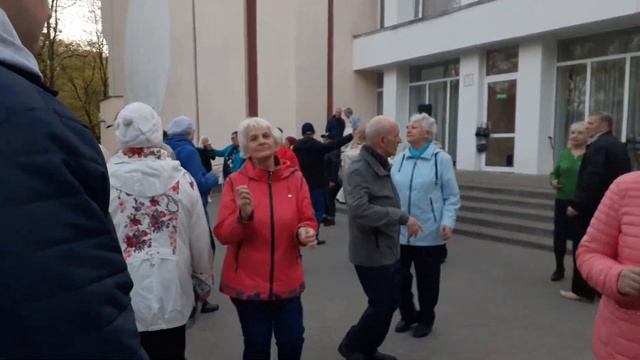 Расскажи моя черёмуха. Сергей Славянский. В Гомельском парке. 22.04.2023. смотреть онлайн