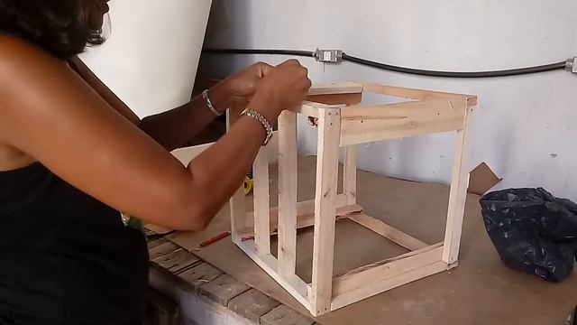 fabricando um puff quadrado 40×40 !!! смотреть онлайн
