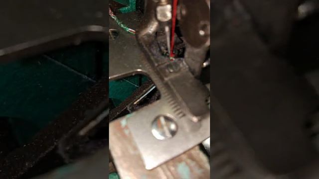 gn1-2d . overlock sewing maschine. заправка нитей смотреть онлайн