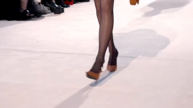Versace мода в Лос-Анджелесе Осень Зима 2023/2024 | Одежда и аксессуары смотреть онлайн