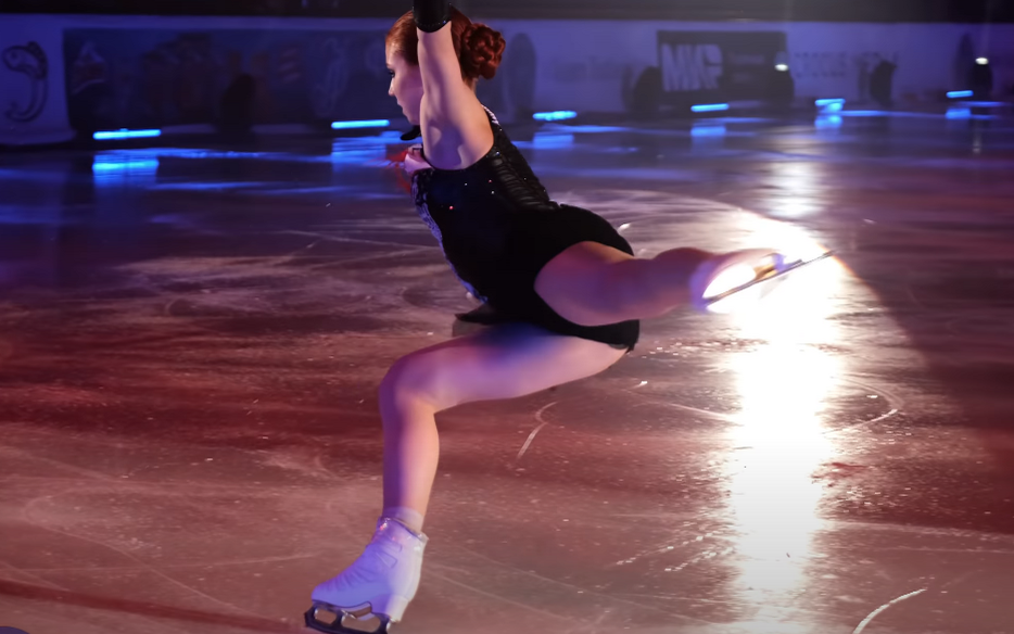 Александра ТРУСОВА: Круэлла, шоу "Чемпионы на льду", Нижний Новгород (26.04.2022, fancam, 4k) смотреть онлайн